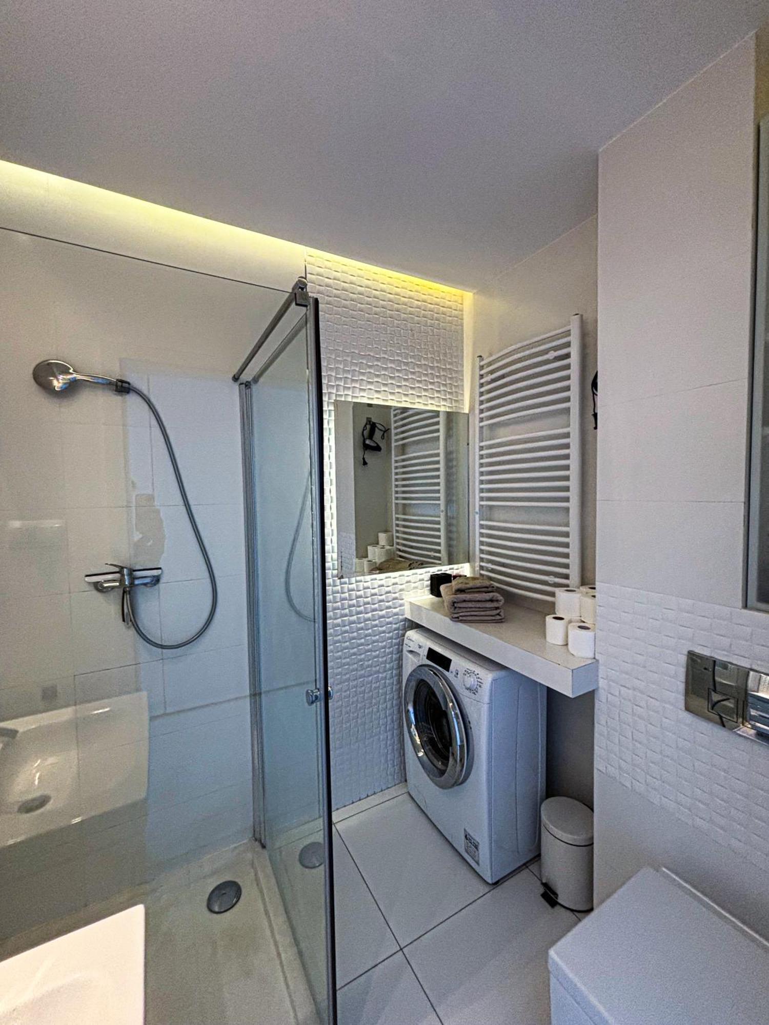 Apartament Voir Rzeszów Exteriör bild